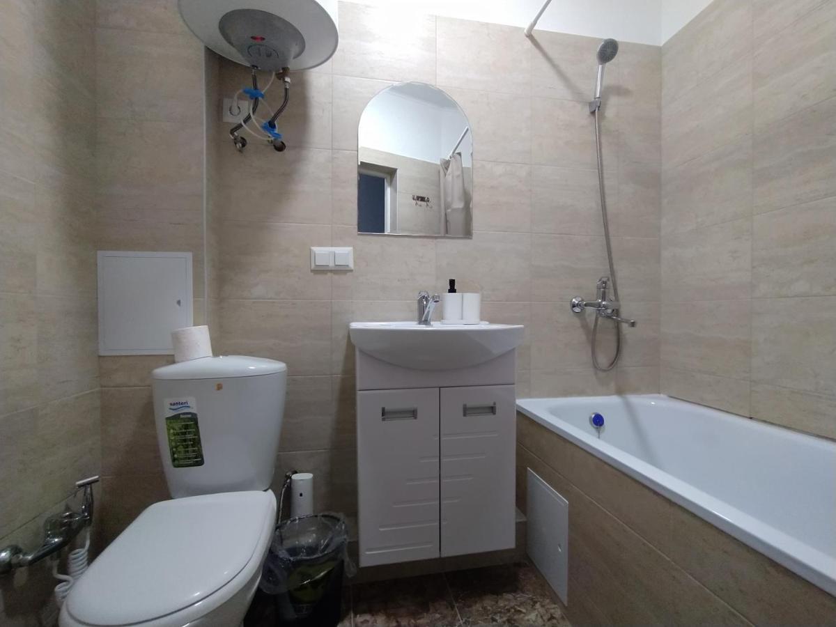 Aura On Sydykova Street 290 Bishkek Exterior foto